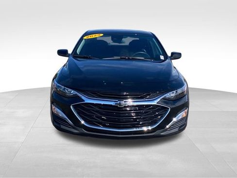 Used 2025 Chevrolet Malibu RS FWD image 2