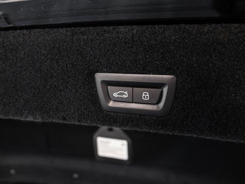 Used 2023 BMW i7 xDrive60 image 48