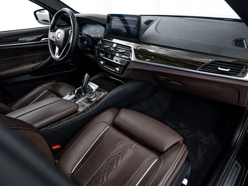 Used 2021 BMW 540i xDrive image 17