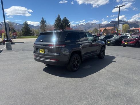 New 2026 Jeep Grand Cherokee Altitude AWD/4WD image 5