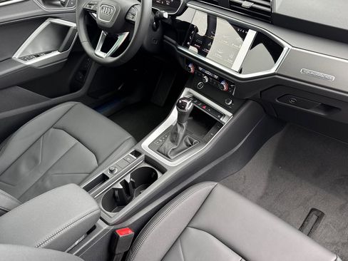 New 2025 Audi Q3 2.0T Premium image 13