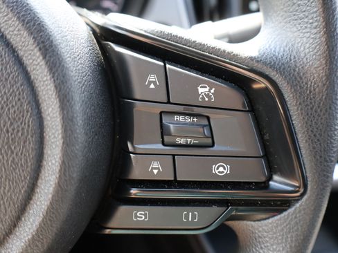 Used 2025 Subaru Crosstrek 2.5i Premium AWD/4WD image 30