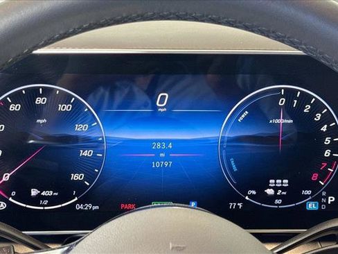Used 2025 Mercedes-Benz GLC 350e 4MATIC image 12