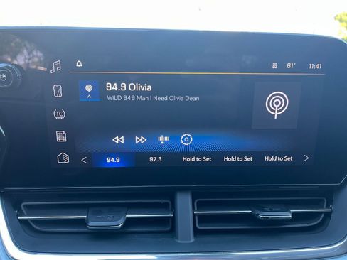 Used 2025 Chevrolet Trax LT image 21