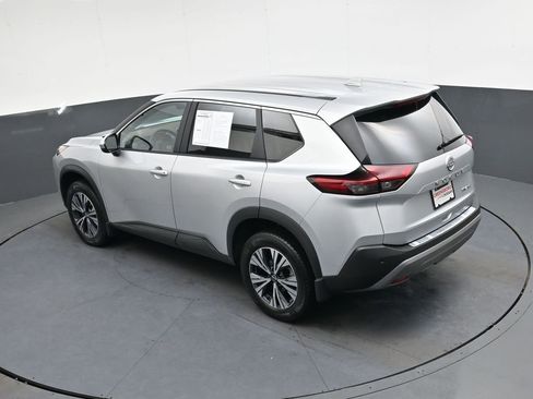 Used 2023 Nissan Rogue SV image 32