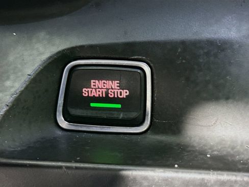 Used 2020 Chevrolet Camaro LT RWD image 17