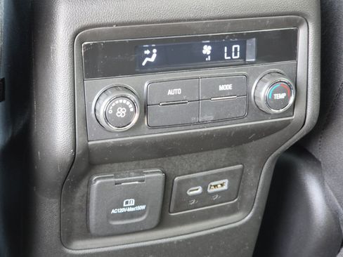 Used 2023 GMC Acadia SLE w/ Driver Convenience Package FWD image 13