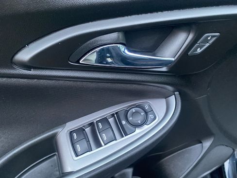 Used 2020 Chevrolet Malibu RS image 12