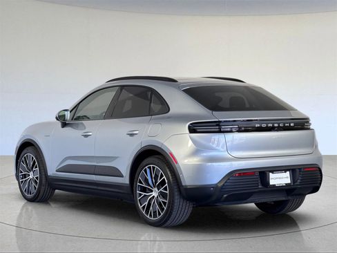 New 2025 Porsche Macan Electric image 3