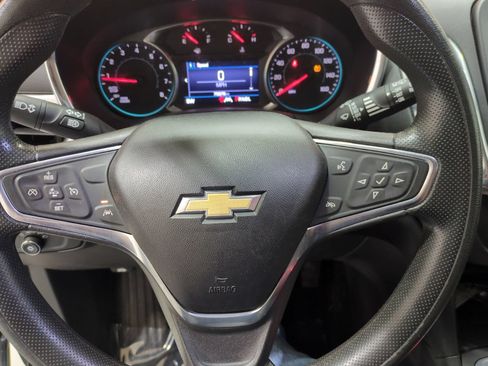 Used 2020 Chevrolet Equinox LT FWD image 19