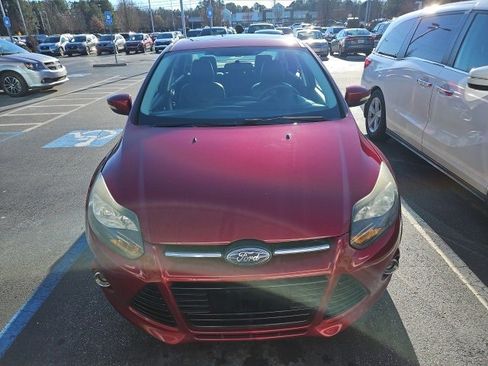 Used 2014 Ford Focus Titanium image 2