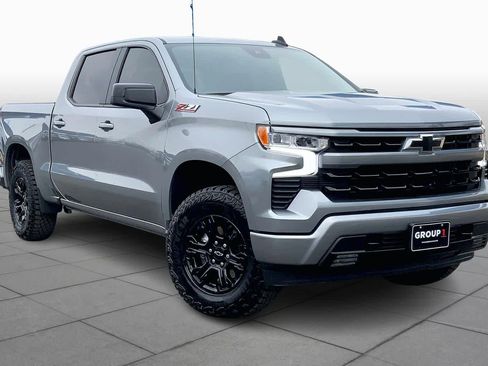 Used 2025 Chevrolet Silverado 1500 RST w/ Z71 Off-Road Package image 3