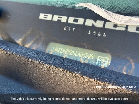 Used 2025 Ford Bronco Badlands AWD/4WD image 3