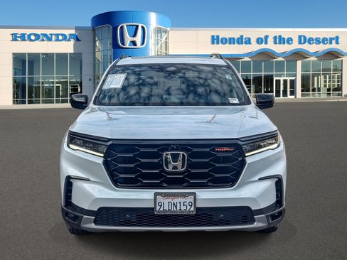 Used 2024 Honda Pilot TrailSport image 2