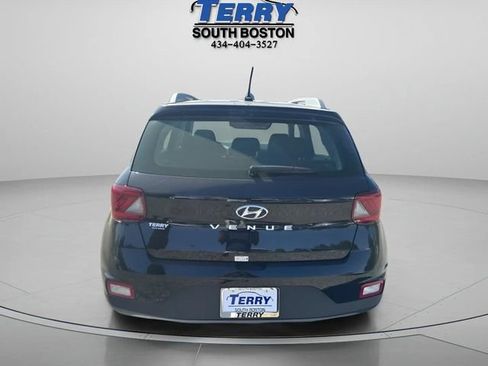Used 2025 Hyundai Venue SEL FWD image 4