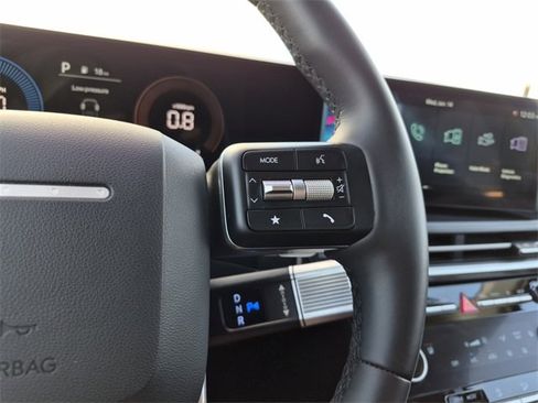 Used 2025 Hyundai Santa Fe SEL image 31