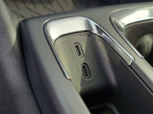 New 2026 Chevrolet Equinox EV LT image 10