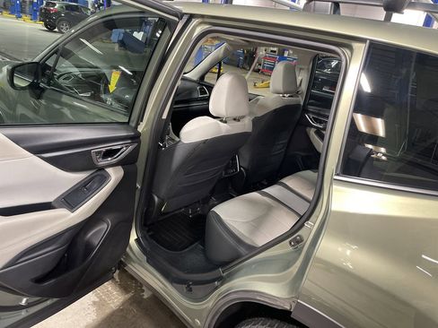 Used 2021 Subaru Forester Premium AWD/4WD image 32