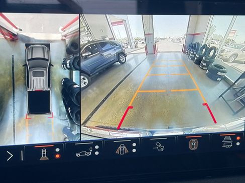 Used 2024 GMC Sierra 1500 AT4 image 16