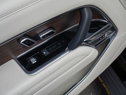 Used 2023 Land Rover Range Rover Long Wheelbase Autobiography image 16