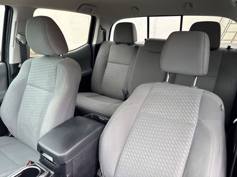 Used 2022 Toyota Tacoma SR5 w/ Technology Package RWD image 28