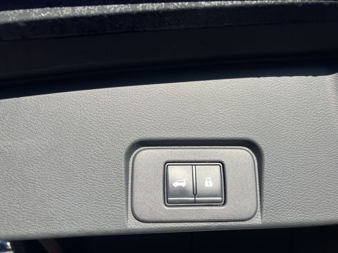 Used 2023 Nissan Rogue SL AWD/4WD image 13