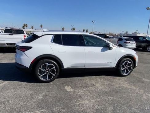 New 2026 Chevrolet Equinox EV LT FWD image 8