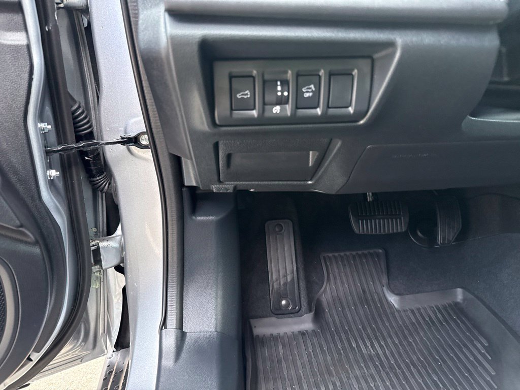 Certified 2025 Subaru Outback Limited AWD/4WD image 11