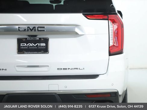 Used 2021 GMC Yukon Denali w/ Denali Premium Package AWD/4WD image 47