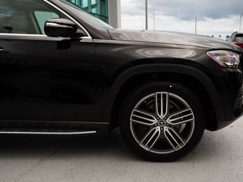 Used 2023 Mercedes-Benz GLS 450 4MATIC image 3