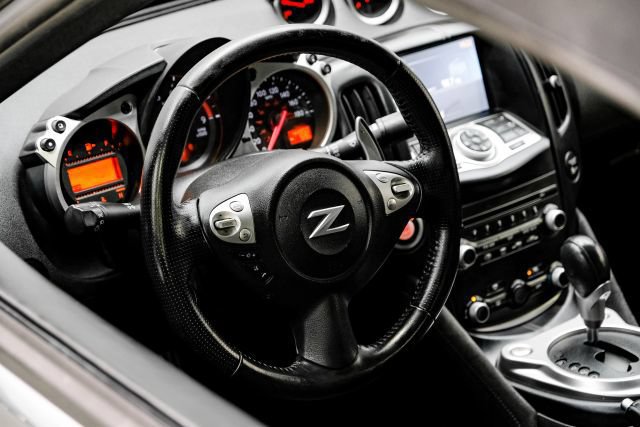 Used 2016 Nissan 370Z Touring Sport RWD image 27