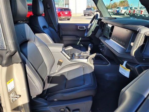 New 2025 Ford Bronco Badlands w/ Sasquatch Package image 13