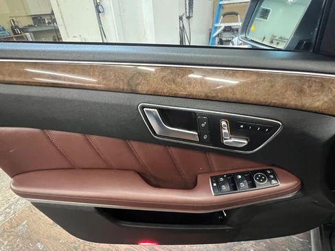 Used 2016 Mercedes-Benz E 350 4MATIC Sedan image 8