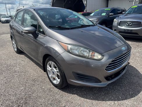 Used 2014 Ford Fiesta SE FWD image 2