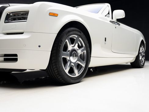 Used 2013 Rolls-Royce Phantom Drophead Coupe image 76