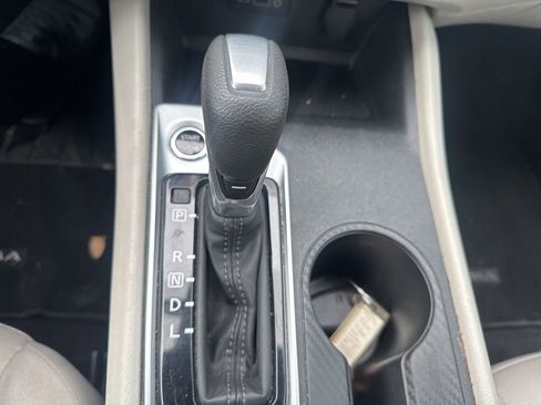 Used 2025 Nissan Altima 2.5 SV image 16