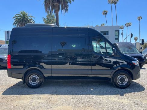 Used 2025 Mercedes-Benz Sprinter 2500 image 4