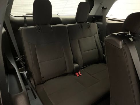 Used 2023 Ford Explorer XLT RWD image 27