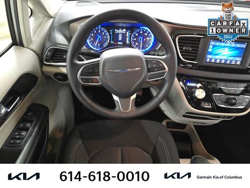 Used 2020 Chrysler Voyager L image 17