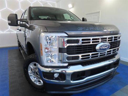 Used 2025 Ford F250 XLT AWD/4WD image 2
