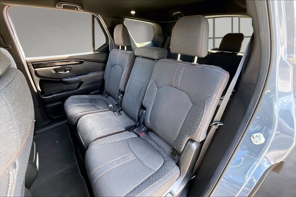 Certified 2025 Honda Pilot Sport image 21