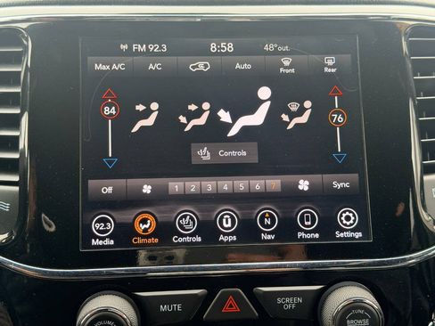 Used 2020 Jeep Grand Cherokee Overland AWD/4WD image 40