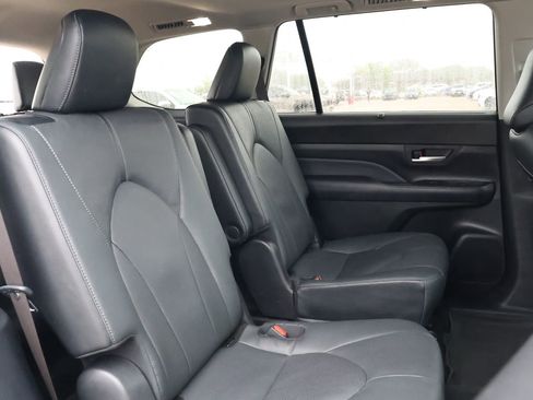 Used 2026 Toyota Grand Highlander AWD image 36