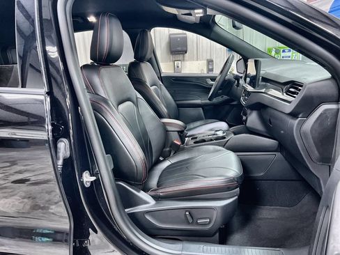 Used 2025 Ford Escape ST-Line Elite w/ Premium Technology Package AWD/4WD image 29