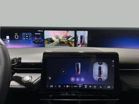 Certified 2026 Lincoln Nautilus Premier w/ Jet Appearance Package AWD/4WD image 7