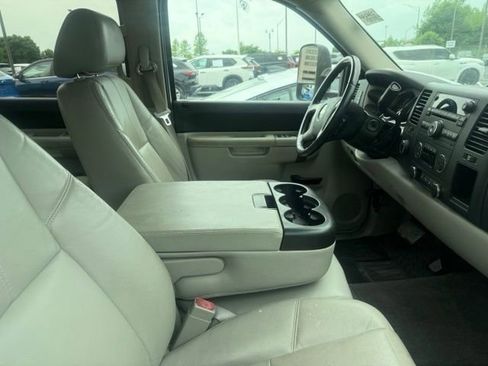 Used 2011 Chevrolet Silverado 2500 LT w/ Interior Plus Package AWD/4WD image 12