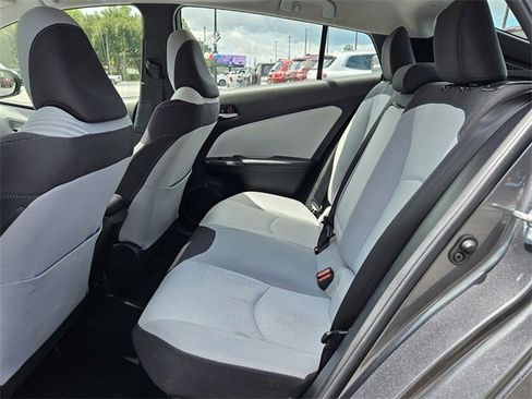 Used 2017 Toyota Prius Three w/ Advanced Technology Package image 4