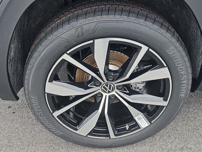 New 2026 Volkswagen Atlas SEL Premium R-Line