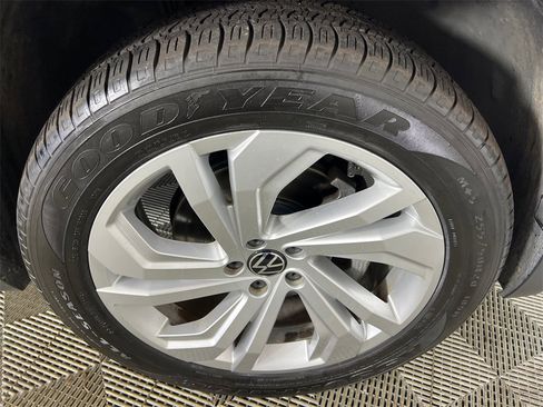 Used 2020 Volkswagen Atlas Cross Sport SEL image 14