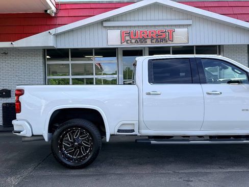 Used 2021 Chevrolet Silverado 2500 High Country w/ Z71 Off-Road Package AWD/4WD image 11